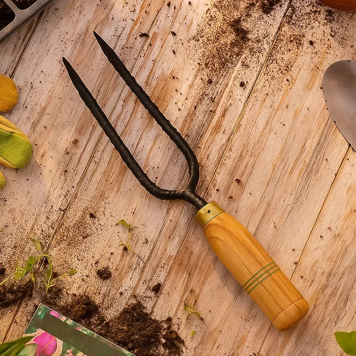 Double Prong Weeder