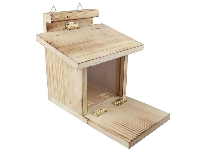 Eichhörnchen Futterstation aus Holz mit Sichtfenster