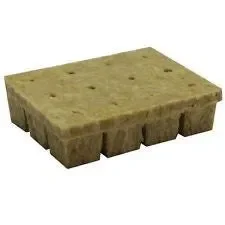 Grodan 36x36x40 mm Pflanzwürfel mit Loch, BOX 2940 St.