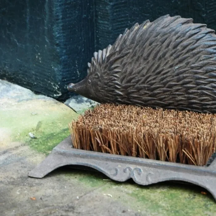 Schuhbürste Igel (aus Gusseisen)